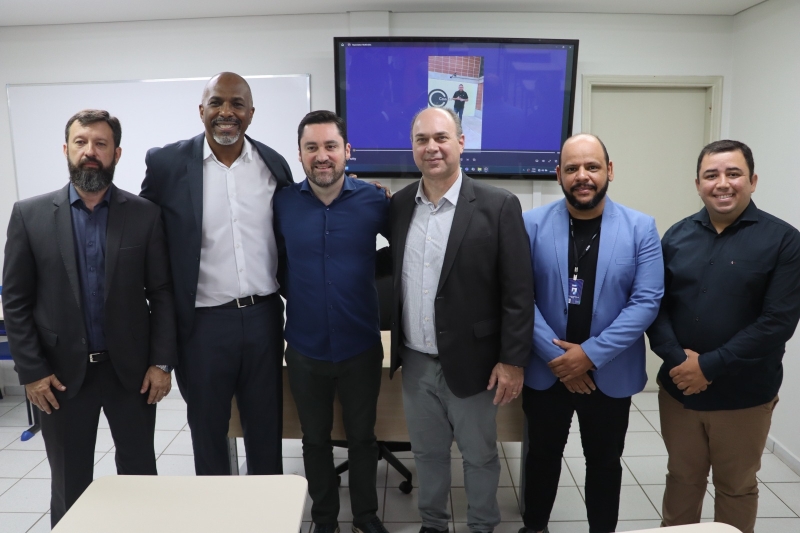 Galeria inauguracao-escola-do-legislativo-linense